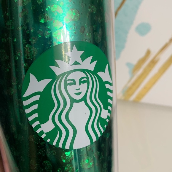 Starbucks new limited edition holiday cup - Picture 9 of 10